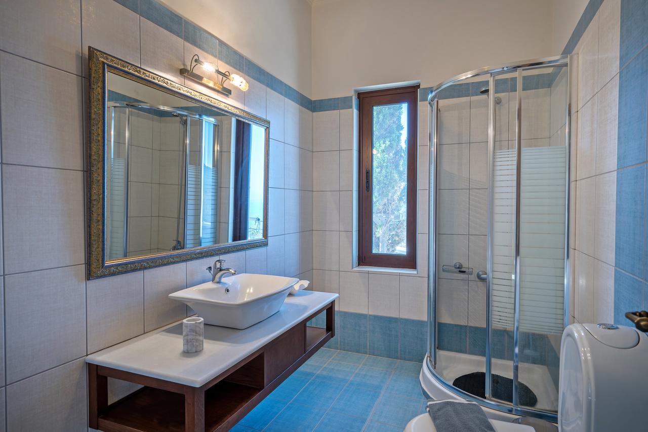 Sea Views At Villa Anemomylos With Heated Pool, Ping Pong And Tennis Agia Pelagia Dış mekan fotoğraf